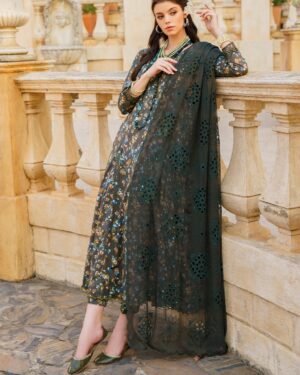 IZ007
IZNIK FESTIVE LAWN