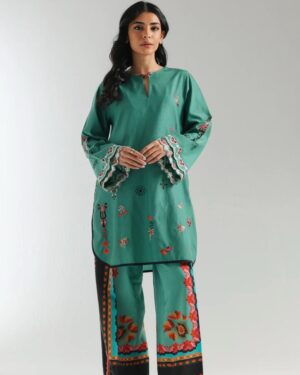 EH02
Ethnc Green Embroidered 2PC Suit